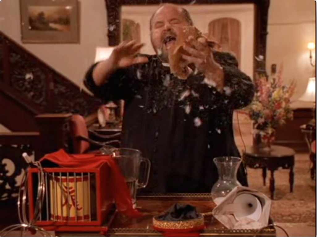 Dom DeLuise in Don't Drink The Water