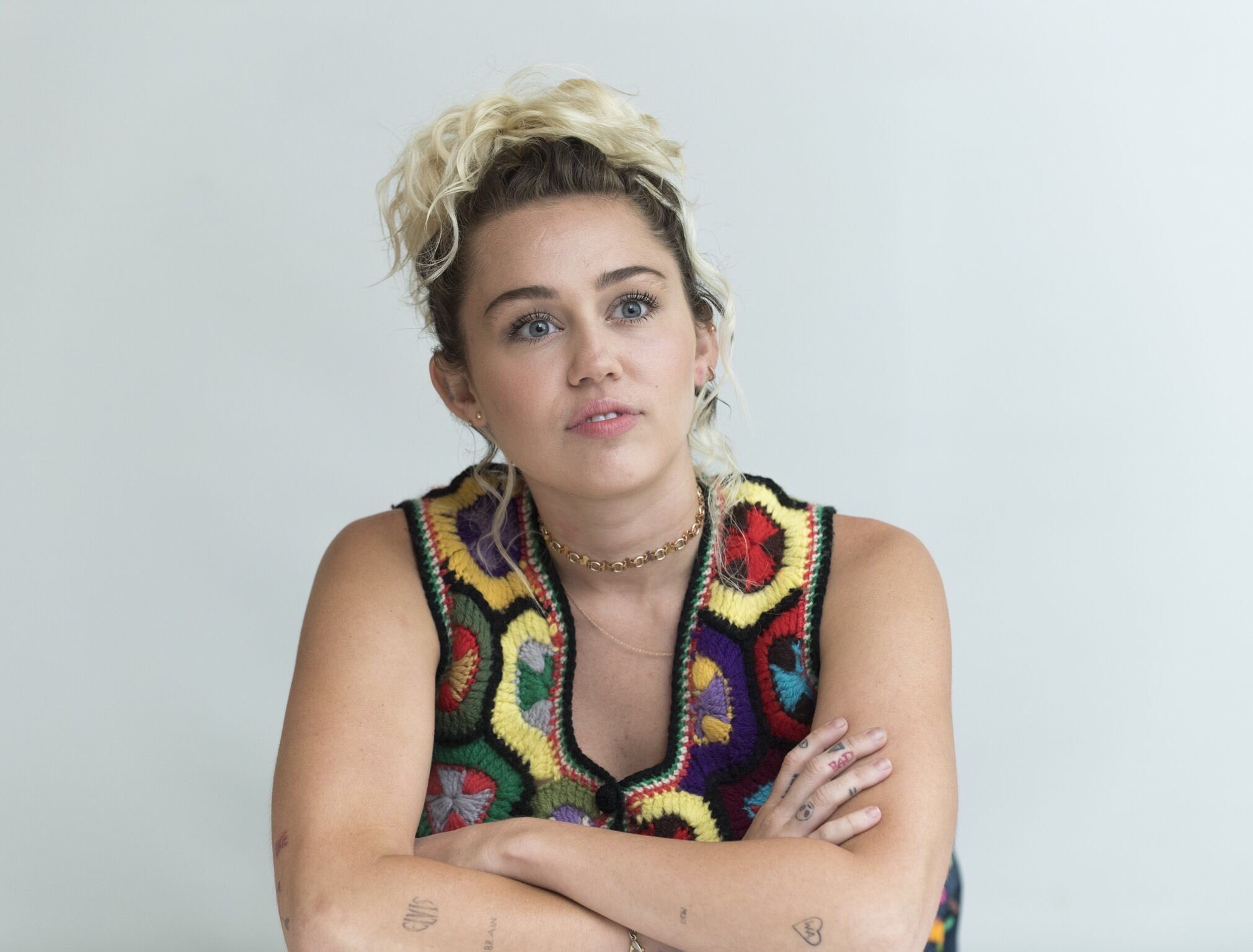 Photos Of Miley Cyrus, Crisis In Six Scenes Press Conference In Los Angeles  – The Woody Allen Pages